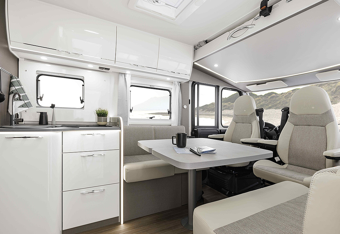 Wohnmobil innen: Wohnbereich
