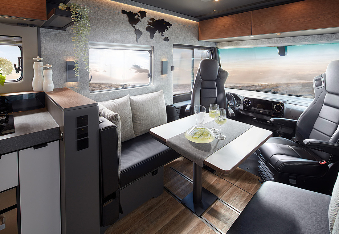 Wohnmobil innen: Wohnbereich