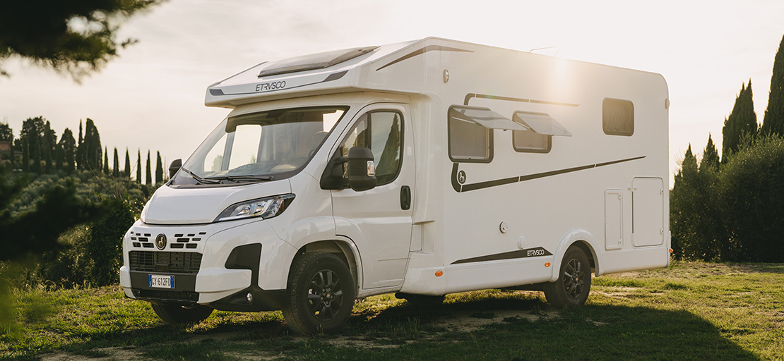 Etruco Wohnmobil bei Sonnenschein
