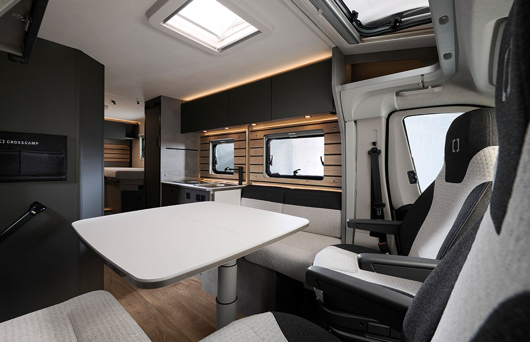 Wohnmobil innen: Wohnbereich