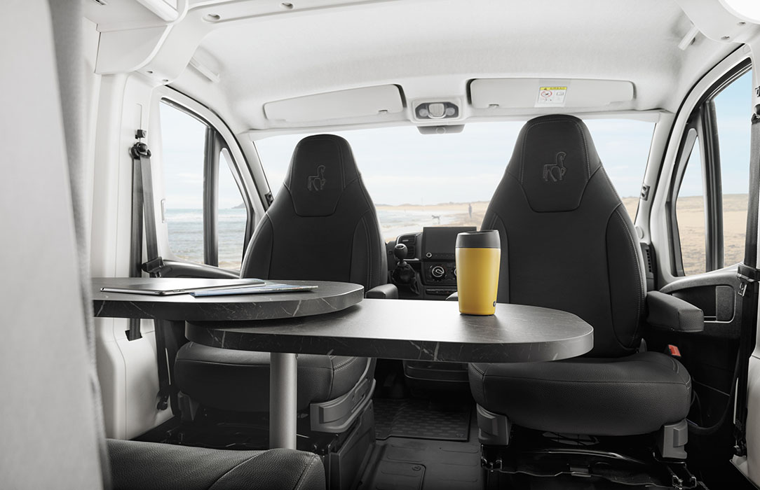 Wohnmobil Innen: Wohnraum Wohnmobil Innen: Wohnraum